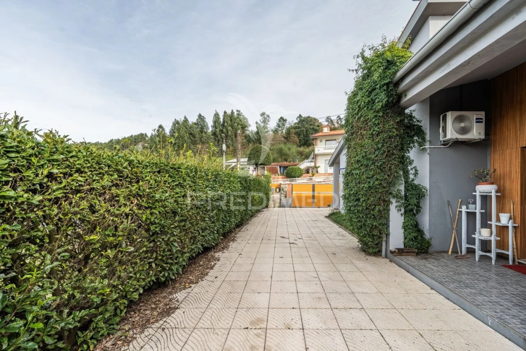 Moradia T3 para Venda em Caldas de Vizela (São Miguel e São João) Foto 8