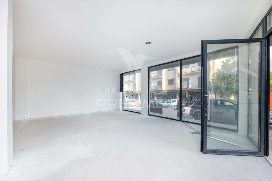 Loja para Venda em Arco de Baúlhe e Vila Nune Foto 2