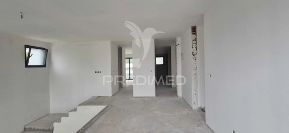 Moradia T4 para Venda em Ferreiros e Gondizalves