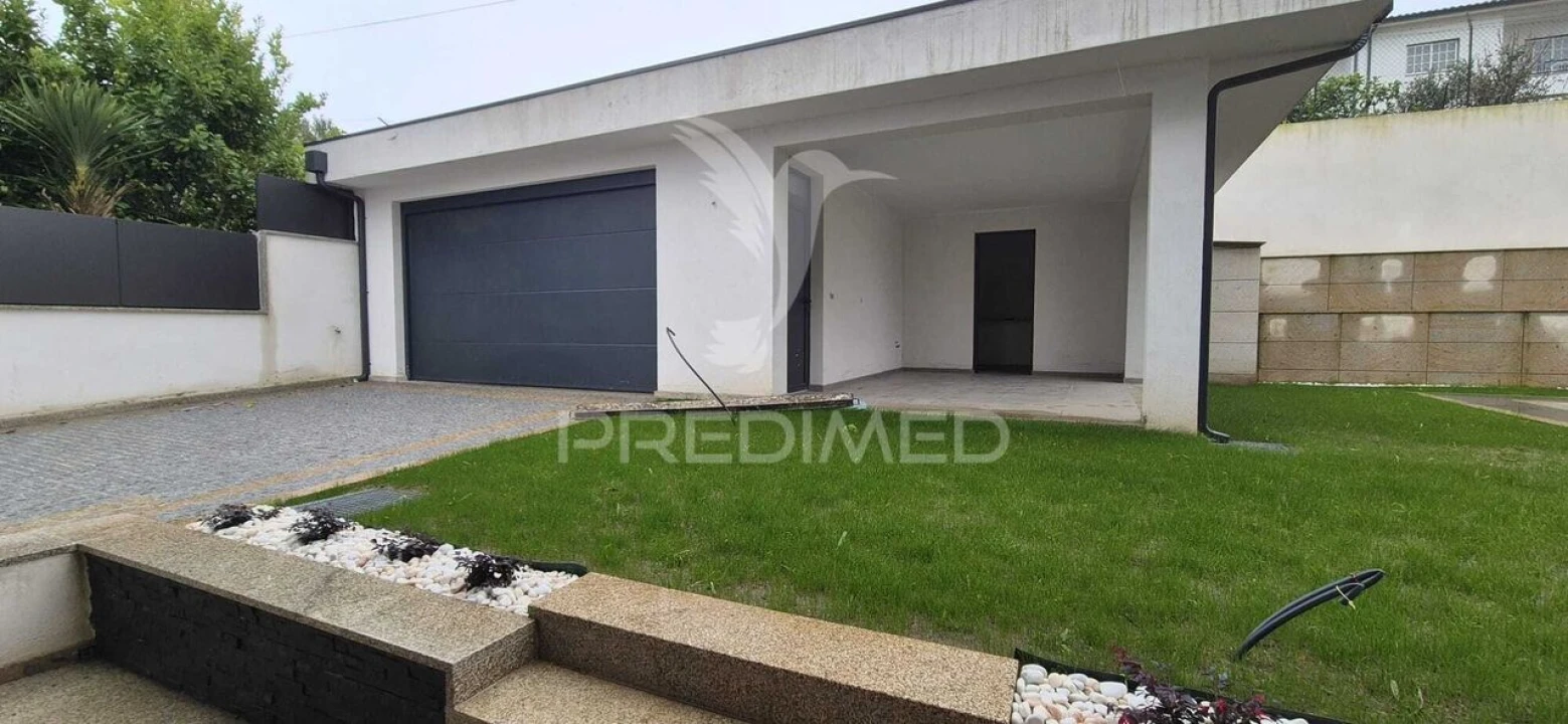 Moradia T4 para Venda em Ferreiros e Gondizalves Foto 25