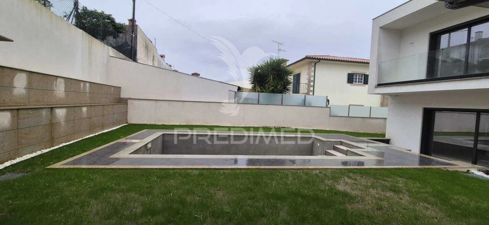 Moradia T4 para Venda em Ferreiros e Gondizalves Foto 31