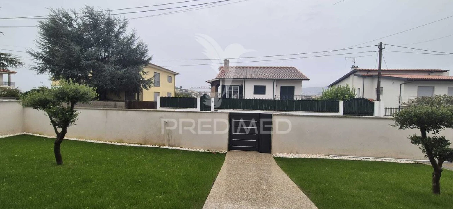 Moradia T4 para Venda em Ferreiros e Gondizalves Foto 34