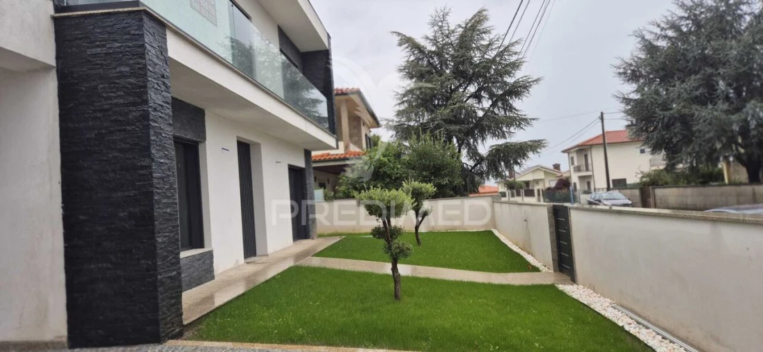 Moradia T4 para Venda em Ferreiros e Gondizalves Foto 33