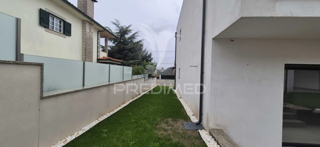 Moradia T4 para Venda em Ferreiros e Gondizalves Foto 36