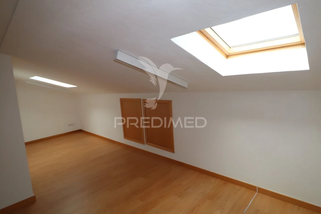 Escritório para Arrendamento em Braga (São José de São Lázaro e São João do Souto) Foto 3