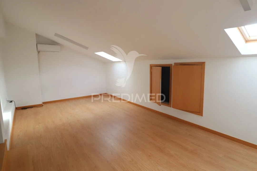 Escritório para Arrendamento em Braga (São José de São Lázaro e São João do Souto) Foto 8