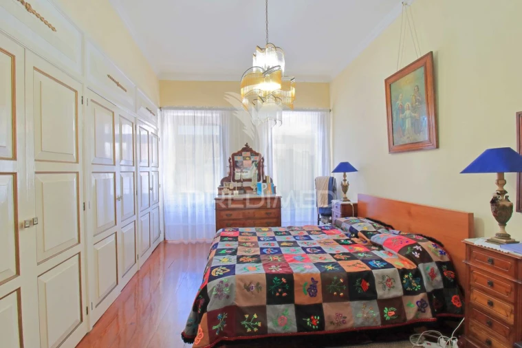 Moradia T4 para Venda em Angra (Santa Luzia) Foto 14