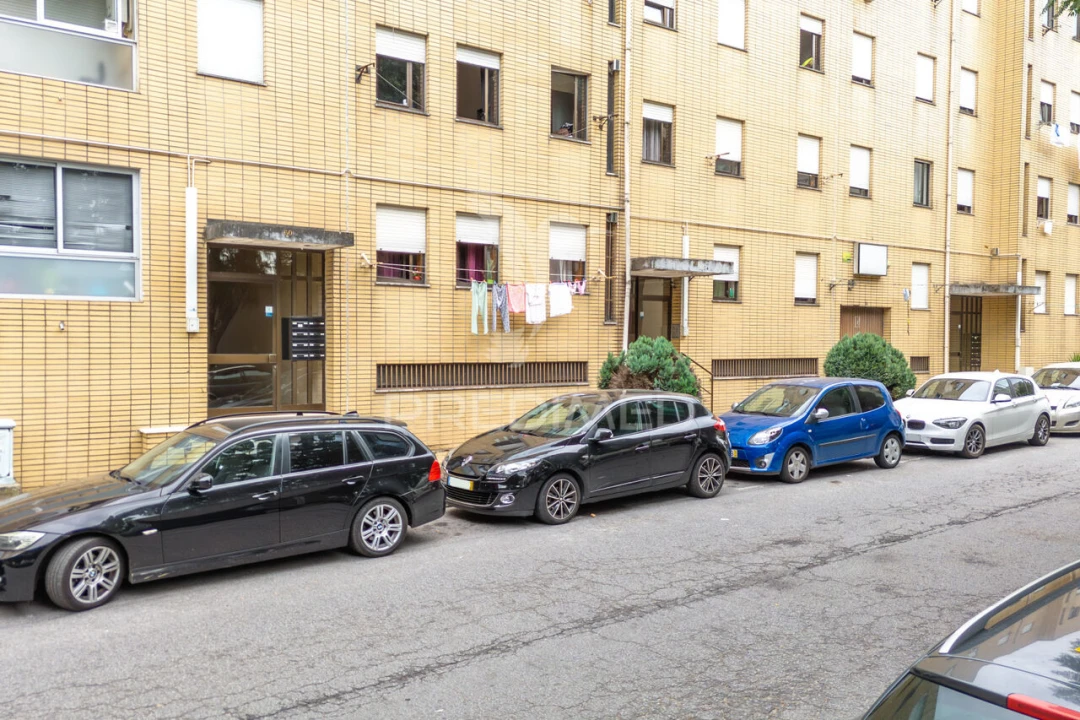 Garagem para Venda em Braga (Maximinos, Sé e Cividade) Foto 3