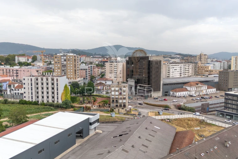 Garagem para Venda em Braga (Maximinos, Sé e Cividade) Foto 30