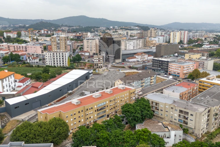 Garagem para Venda em Braga (Maximinos, Sé e Cividade) Foto 33