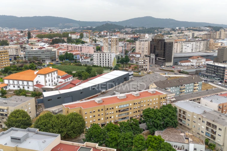 Garagem para Venda em Braga (Maximinos, Sé e Cividade) Foto 32