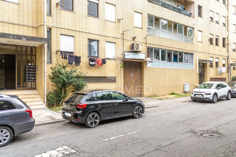 Garagem para Venda em Braga (Maximinos, Sé e Cividade) Foto 13