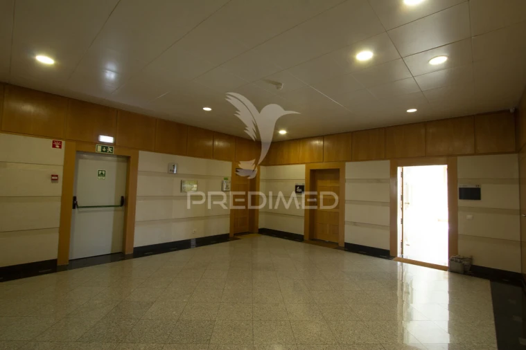 Escritório para Arrendamento em Santa Maria e São Miguel, São Martinho, São Pedro Penaferrim Foto 7