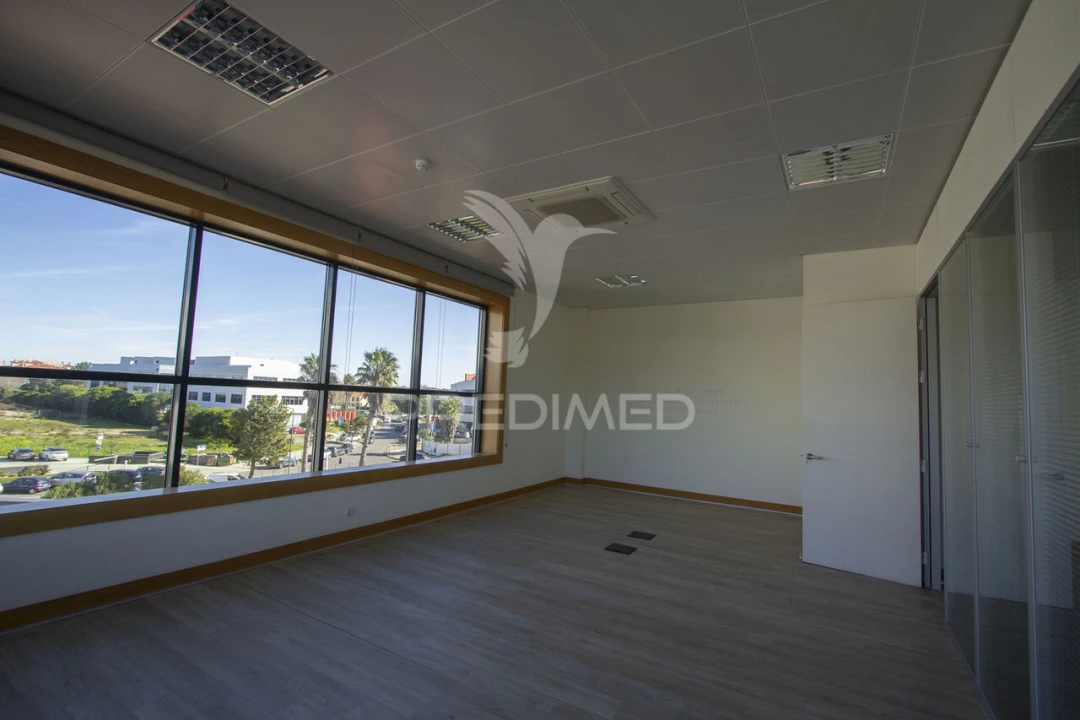 Escritório para Arrendamento em Santa Maria e São Miguel, São Martinho, São Pedro Penaferrim Foto 15