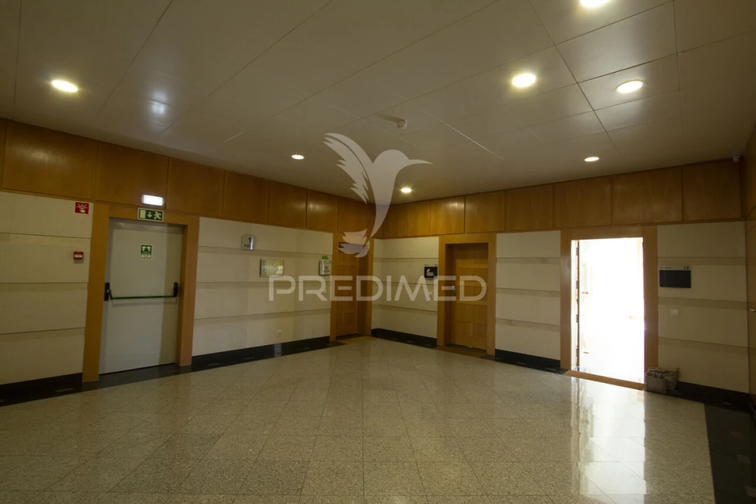 Escritório para Arrendamento em Santa Maria e São Miguel, São Martinho, São Pedro Penaferrim Foto 22