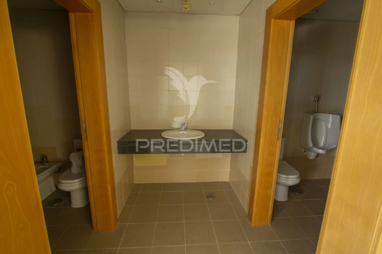 Escritório para Arrendamento em Santa Maria e São Miguel, São Martinho, São Pedro Penaferrim Foto 20