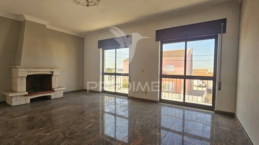 Apartamento T4 para Venda em Gaio-Rosário e Sarilhos Pequenos