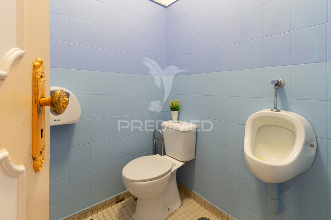 Loja para Venda em Almada, Cova da Piedade, Pragal e Cacilhas Foto 13