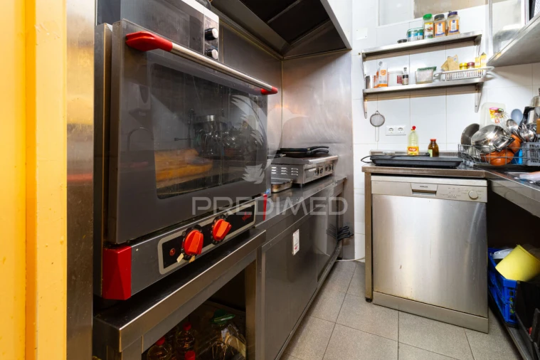 Loja para Venda em Almada, Cova da Piedade, Pragal e Cacilhas Foto 11