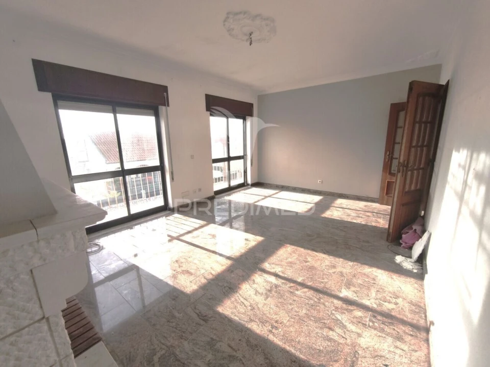 Apartamento T3 para Venda em Gaio-Rosário e Sarilhos Pequenos Foto 5