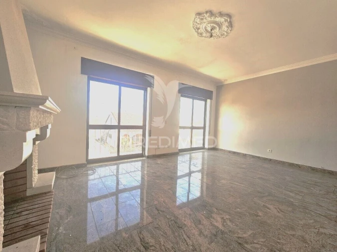 Apartamento T3 para Venda em Gaio-Rosário e Sarilhos Pequenos Foto 2