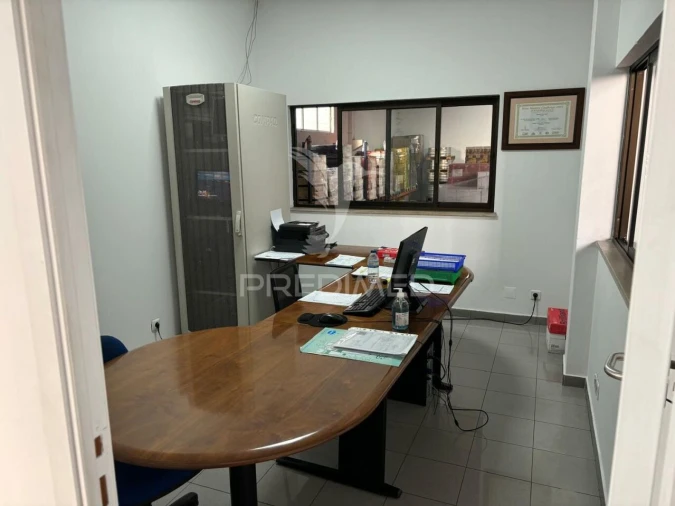 Armazém para Venda em Santa Maria e São Miguel, São Martinho, São Pedro Penaferrim Foto 7