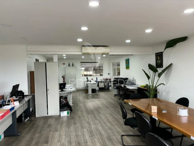 Armazém para Venda em Santa Maria e São Miguel, São Martinho, São Pedro Penaferrim Foto 5