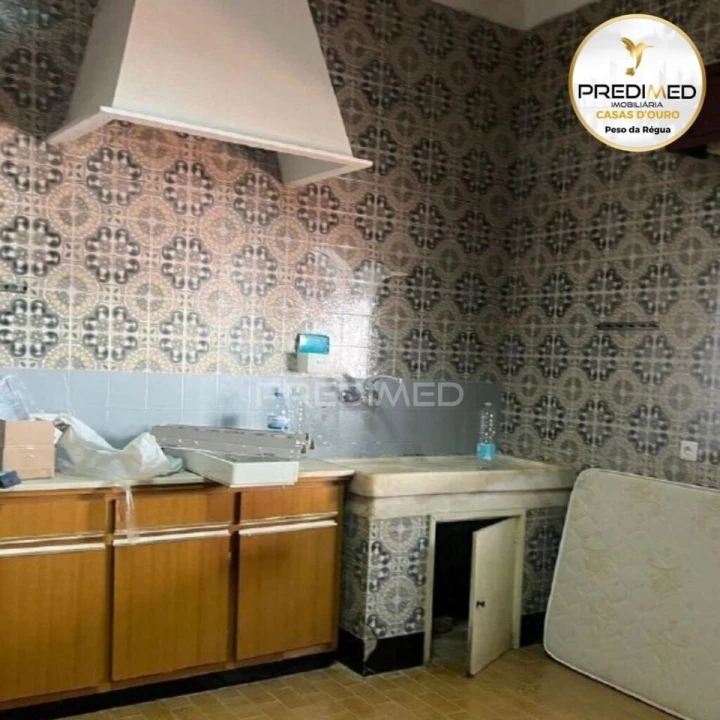 Prédio para Venda em Peso da Régua e Godim Foto 7