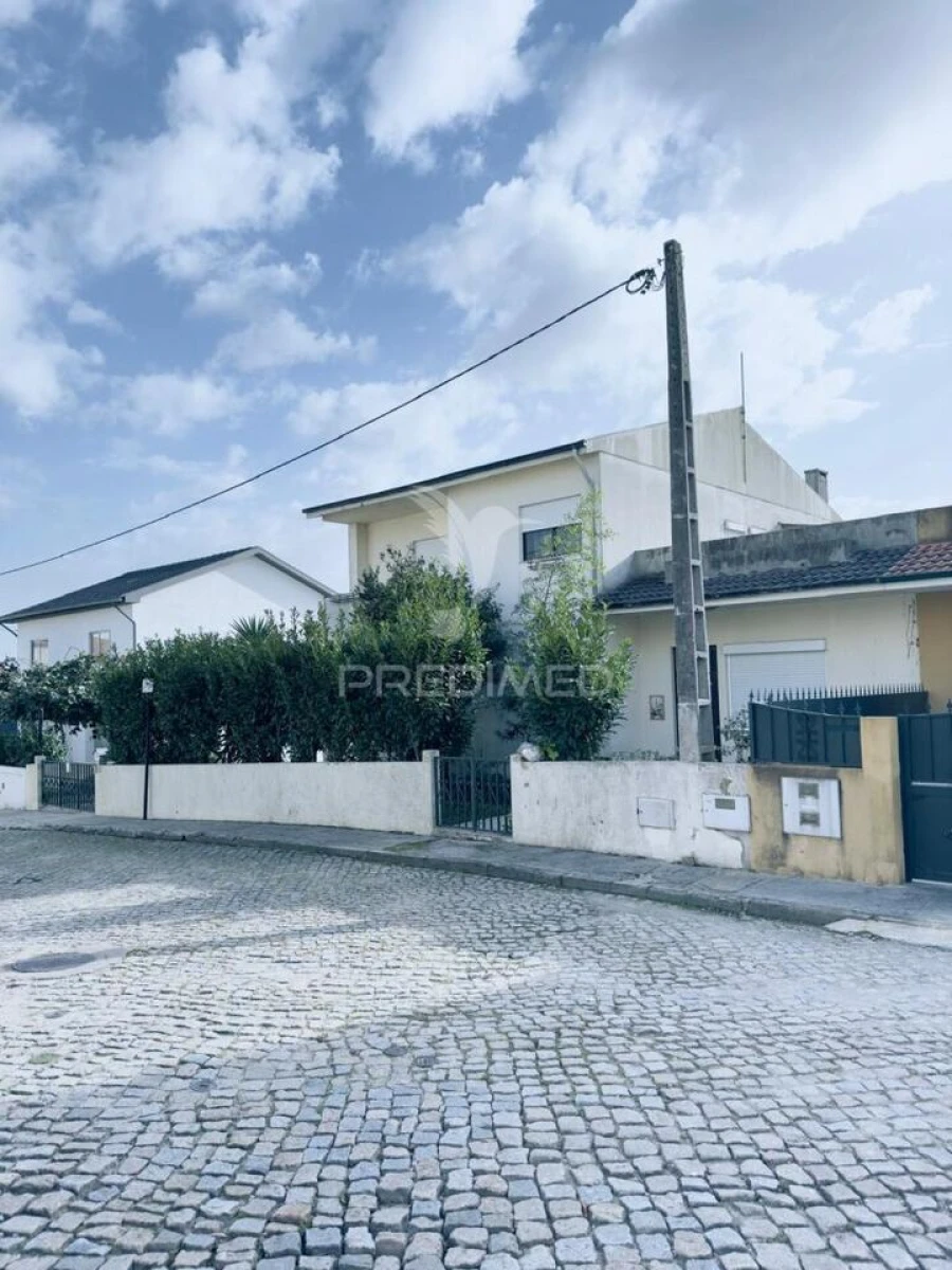 Moradia T3 para Venda em Margaride, Várzea, Lagares, Varziela, Moure Foto 5