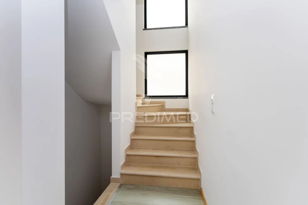 Moradia T3 para Venda em São João das Lampas e Terrugem Foto 10