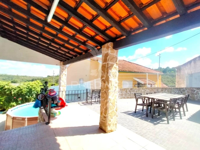 Moradia T3 para Venda em Azoia de Cima e Tremês Foto 2