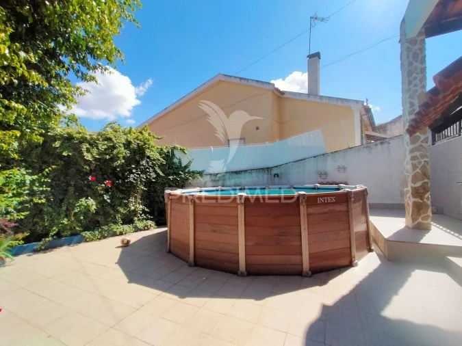 Moradia T3 para Venda em Azoia de Cima e Tremês Foto 8