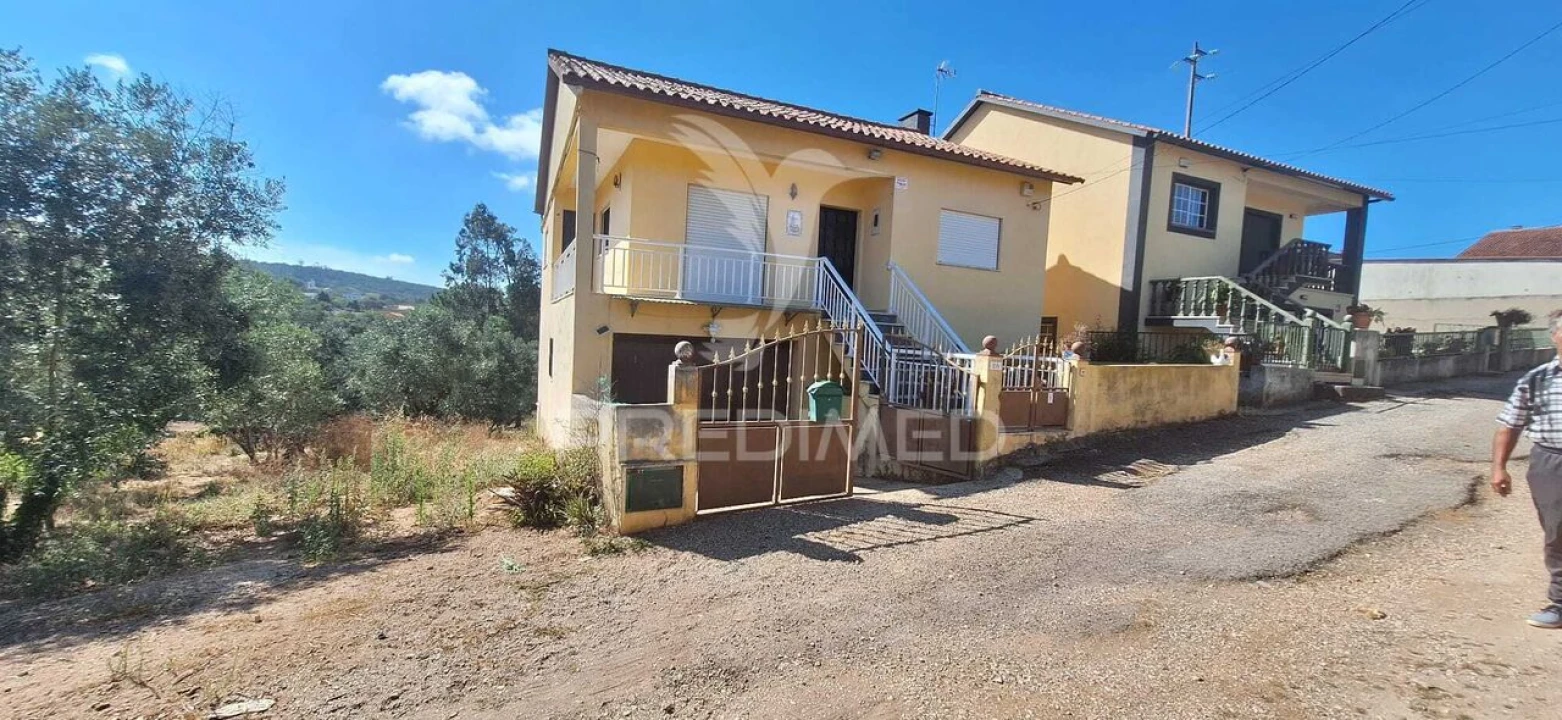 Moradia T4 para Venda em Degracias e Pombalinho Foto 4