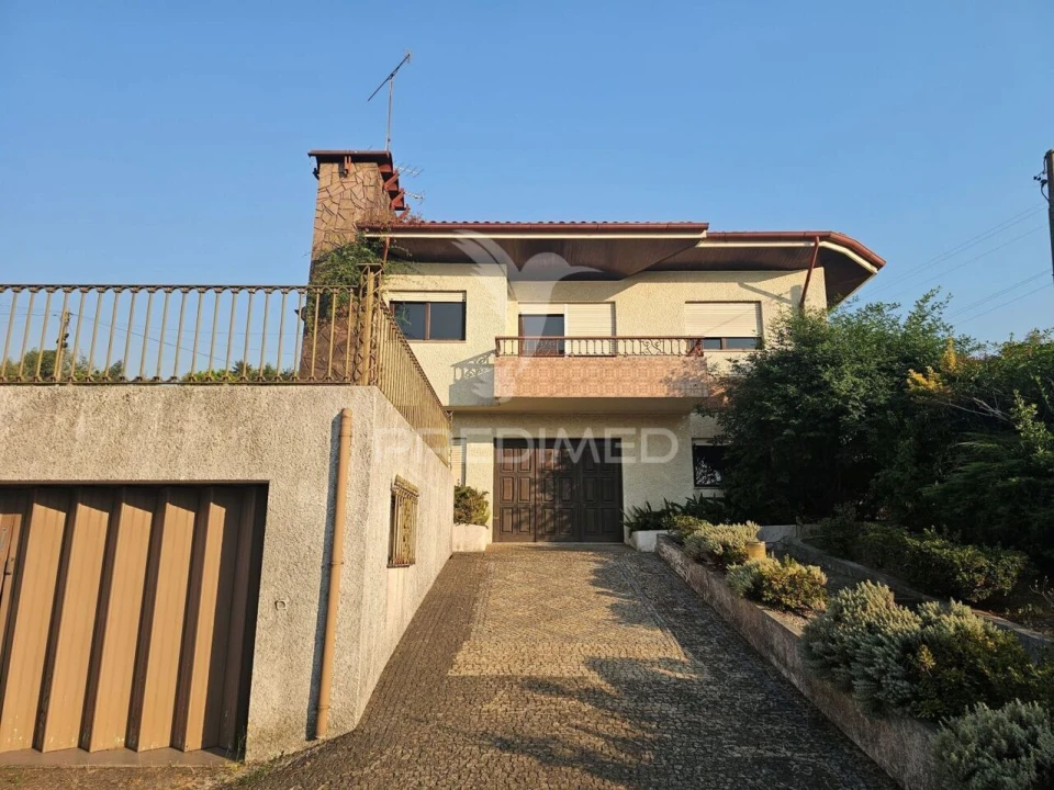 Moradia T5 para Venda em Santo Tirso, Couto (Santa Cristina e São Miguel) e Burgães Foto 1