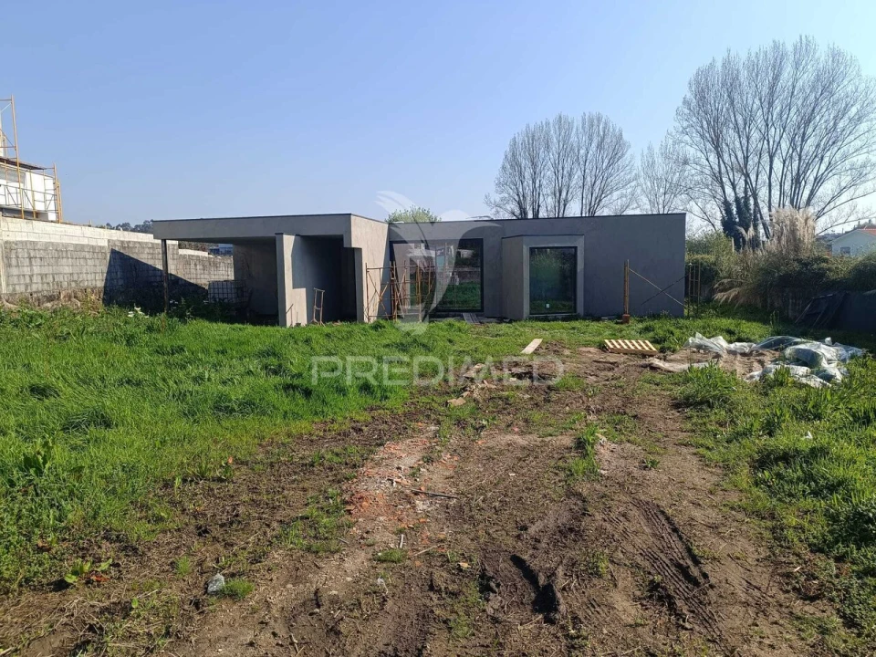 Moradia T3 para Venda em Areias, Sequeirô, Lama e Palmeira Foto 1