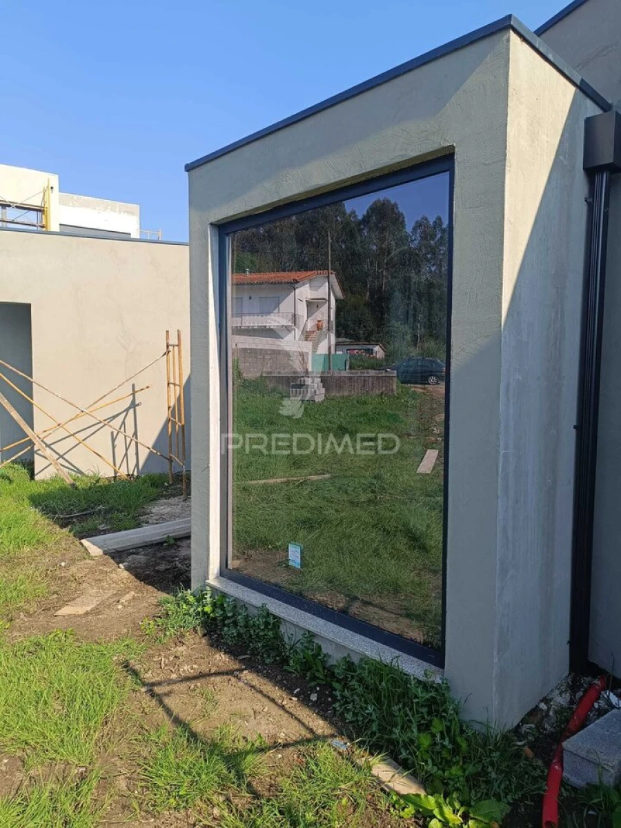 Moradia T3 para Venda em Areias, Sequeirô, Lama e Palmeira Foto 18