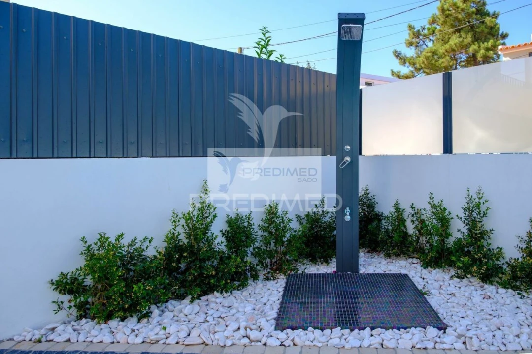 Moradia T4 para Venda em Charneca de Caparica e Sobreda Foto 6