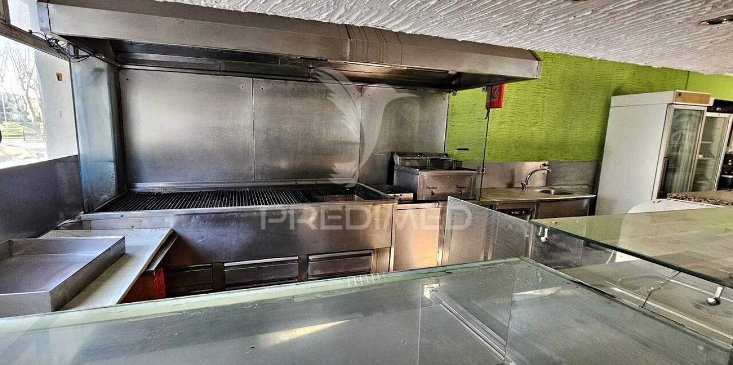 Loja para Venda em Custóias, Leça do Balio e Guifões Foto 6