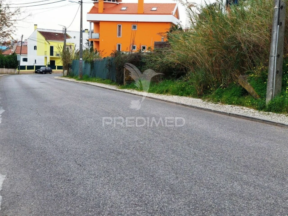 Terreno para Venda em Pontinha e Famões Foto 3