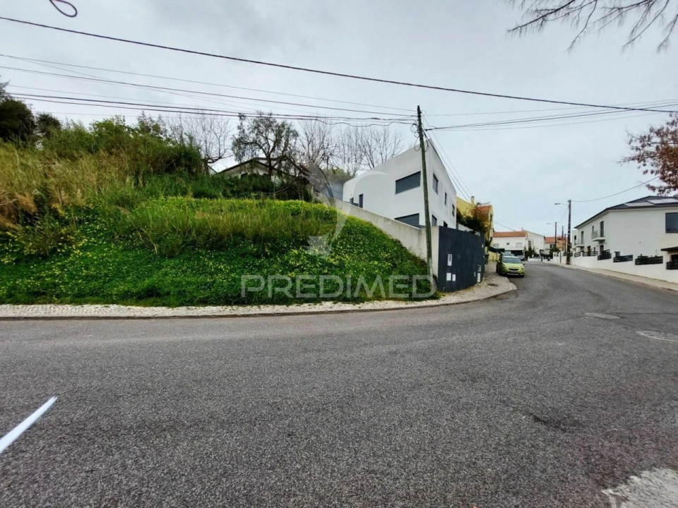 Terreno para Venda em Pontinha e Famões Foto 4