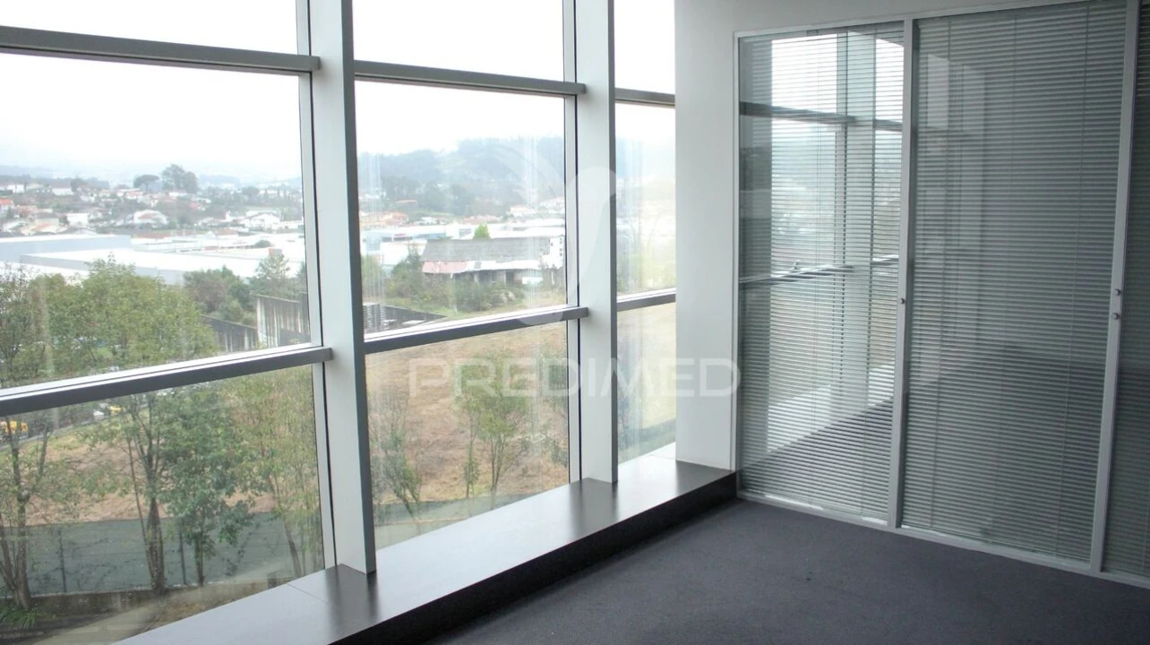 Escritório para Arrendamento em Celeirós, Aveleda e Vimieiro Foto 6