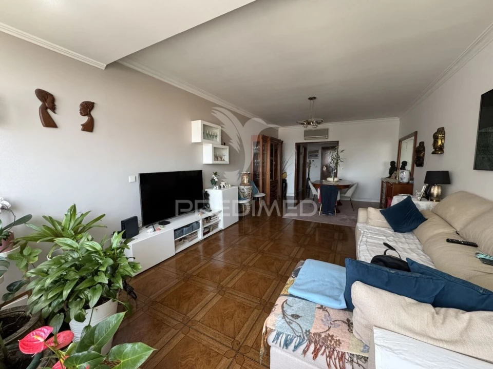 Apartamento T3 para Venda em Ramada e Caneças Foto 2