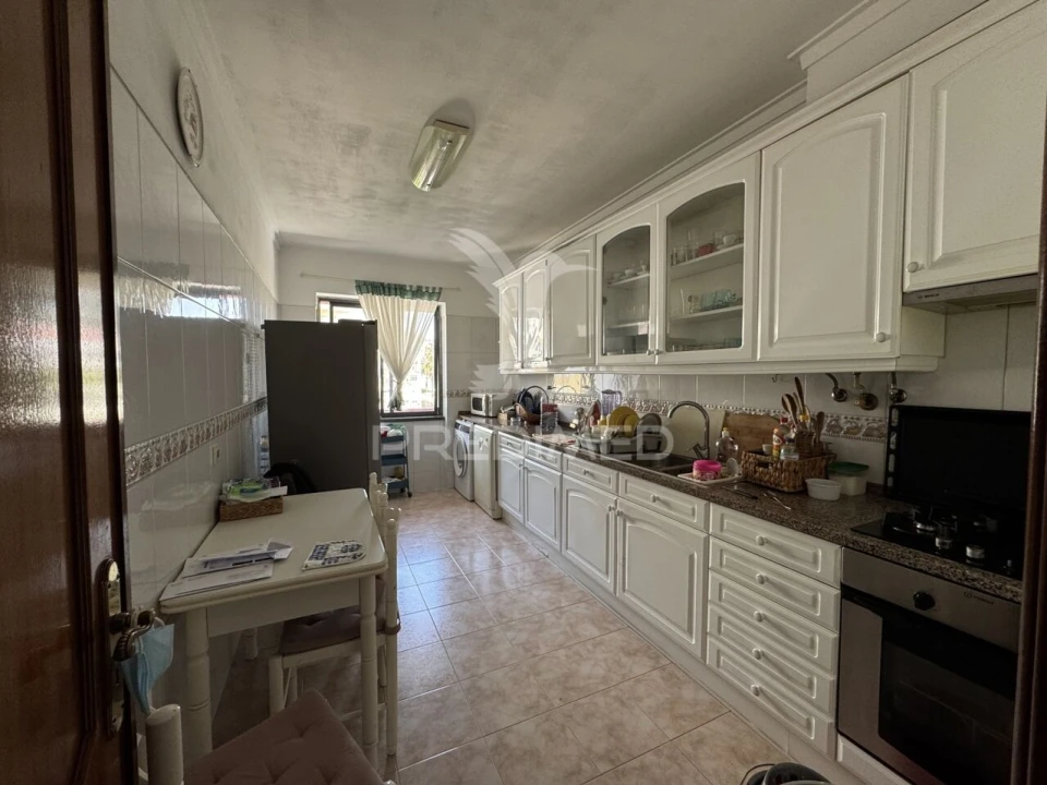 Apartamento T3 para Venda em Ramada e Caneças Foto 3