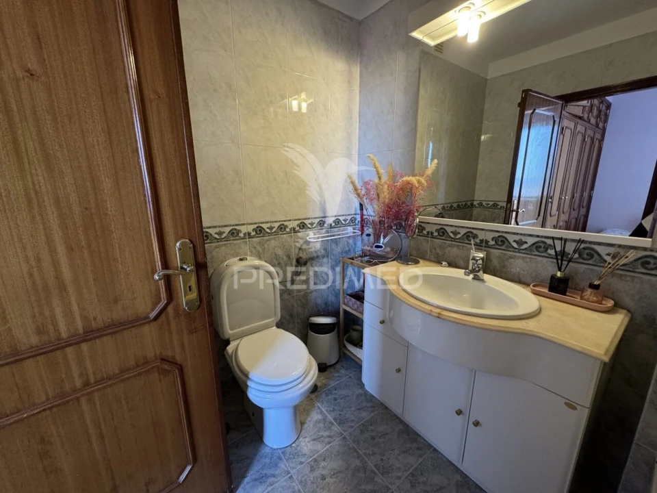 Apartamento T3 para Venda em Ramada e Caneças Foto 11