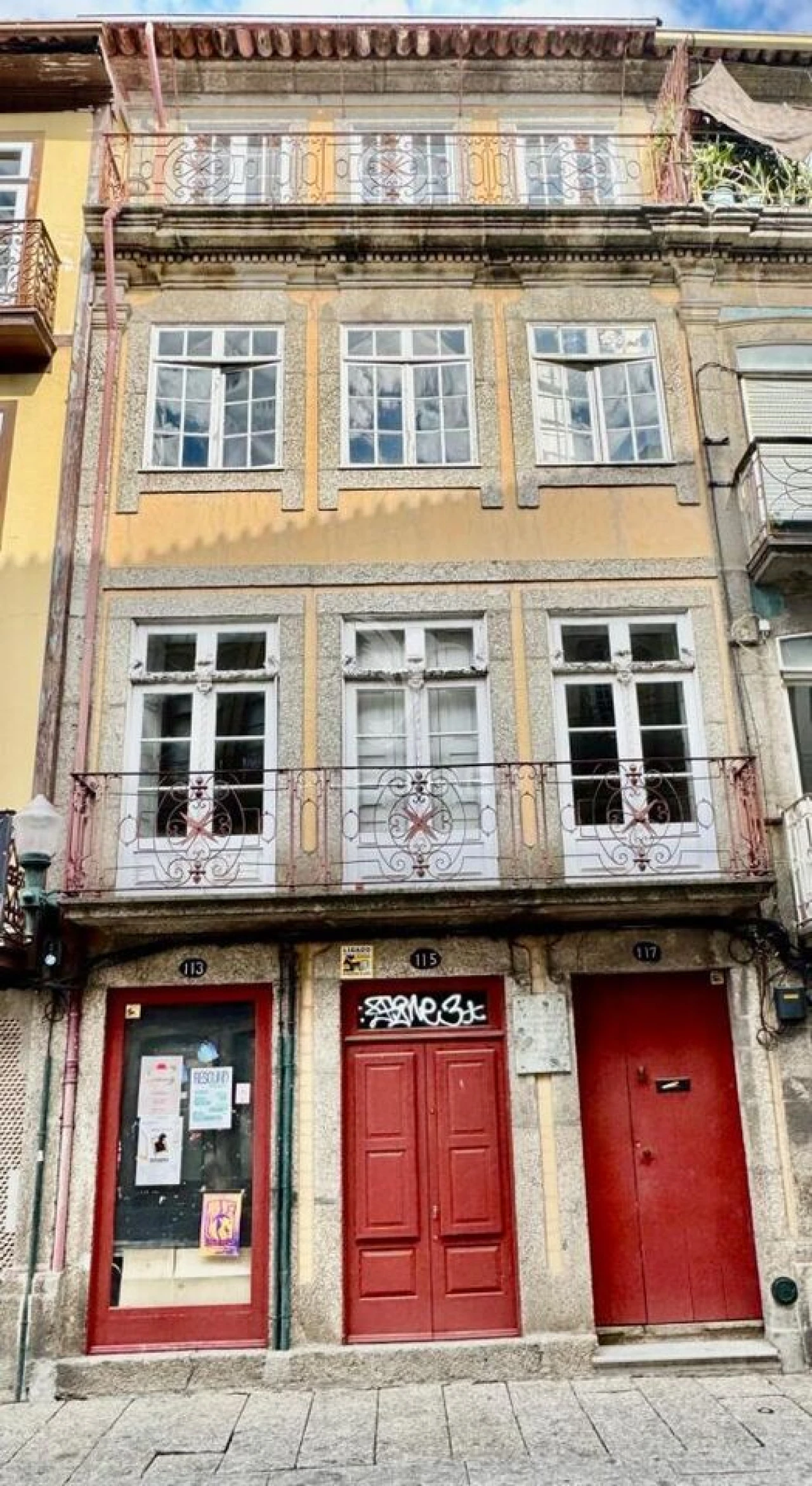 Prédio para Venda em Oliveira, São Paio e São Sebastião Foto 6