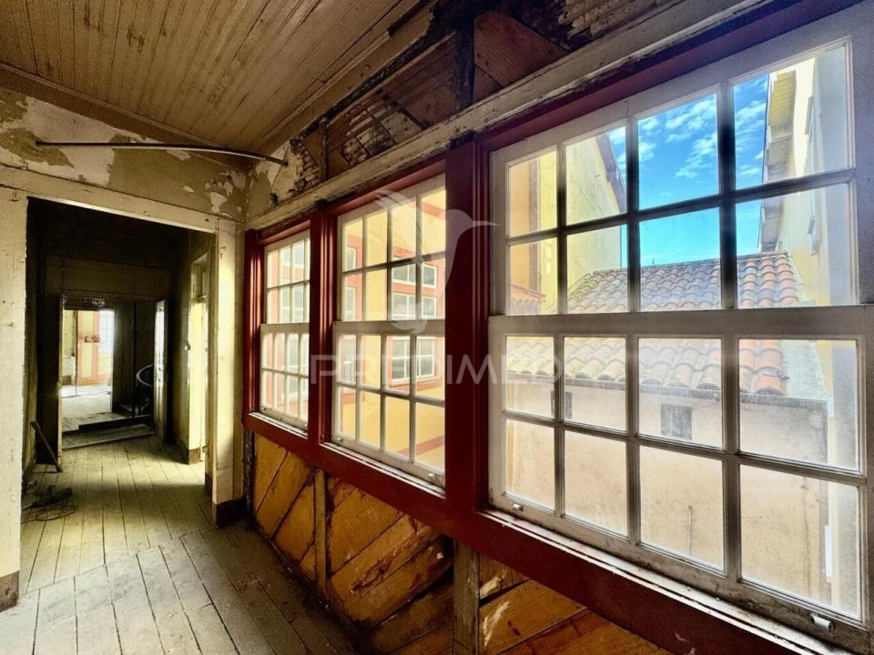 Prédio para Venda em Oliveira, São Paio e São Sebastião Foto 22