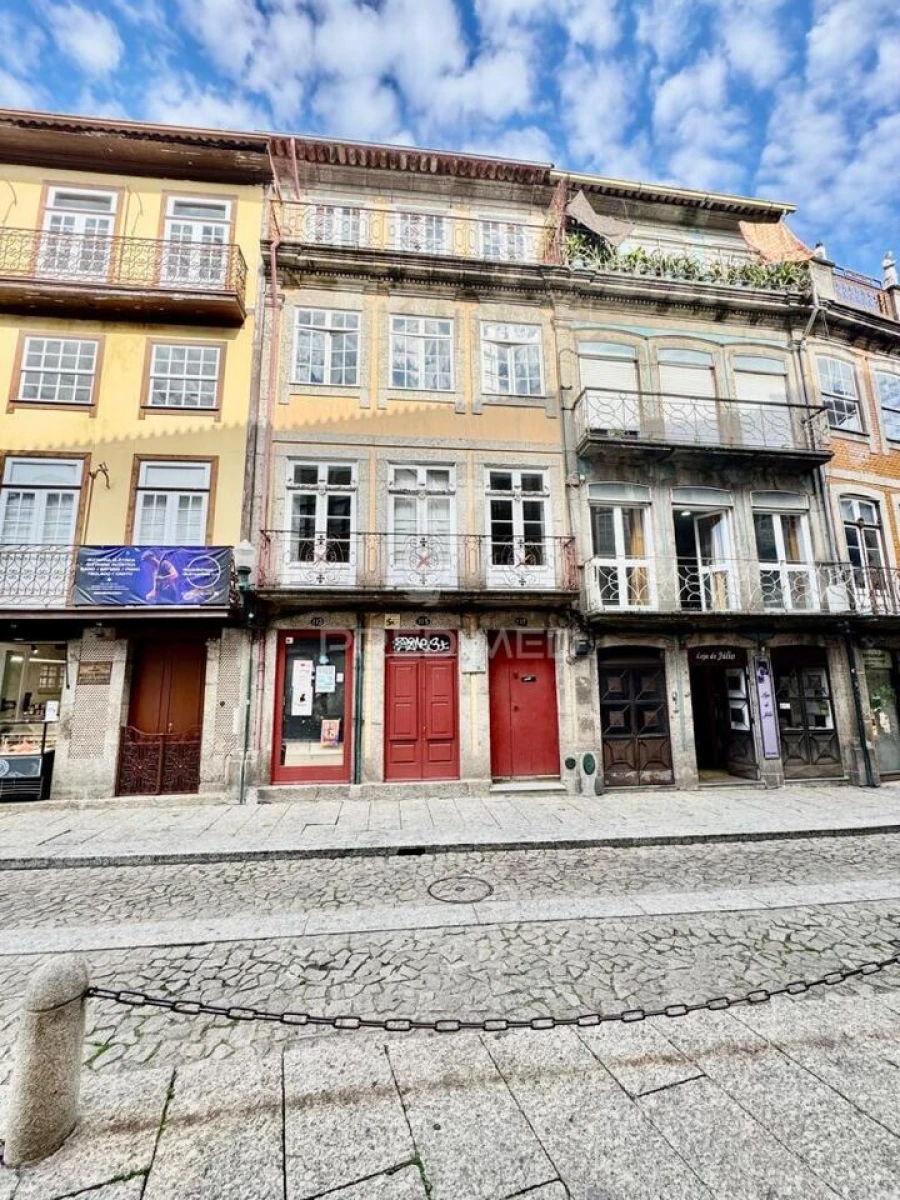 Prédio para Venda em Oliveira, São Paio e São Sebastião Foto 14