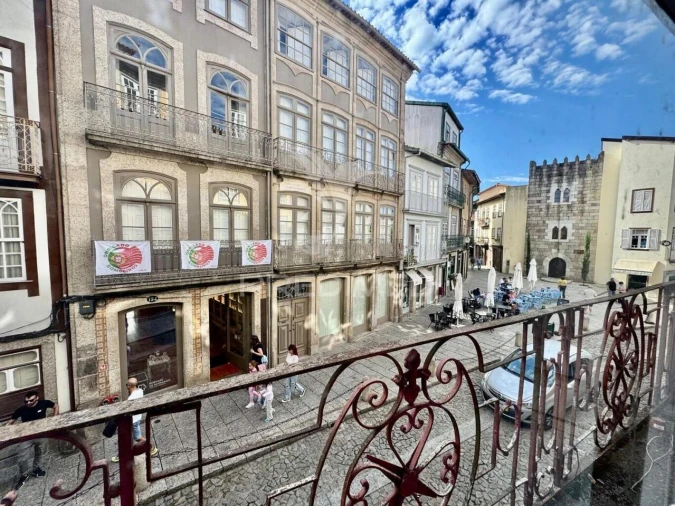 Prédio para Venda em Oliveira, São Paio e São Sebastião Foto 10