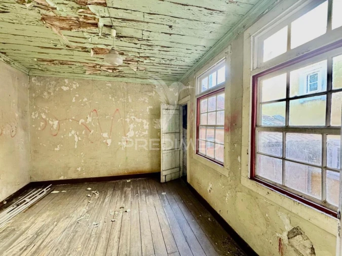 Prédio para Venda em Oliveira, São Paio e São Sebastião Foto 24