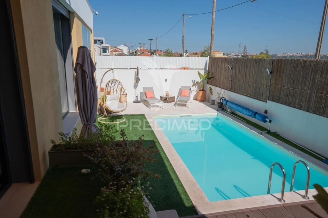 Moradia T4 para Venda em Ramada e Caneças Foto 31